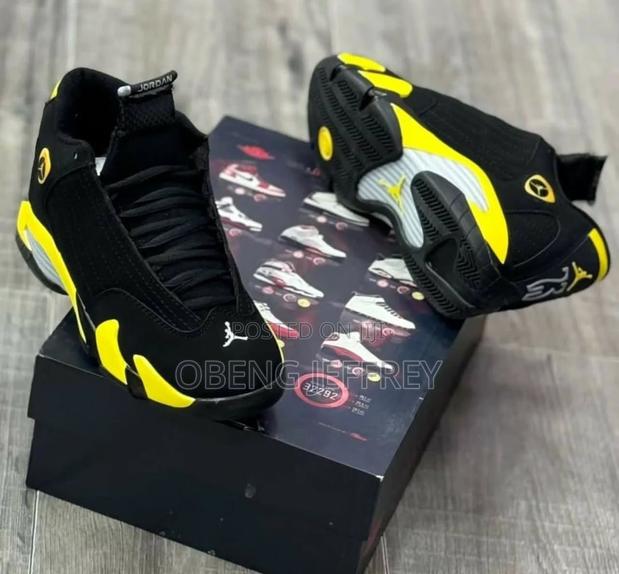 Original Jordan 14 Retro Black/Yellow · Photo 3