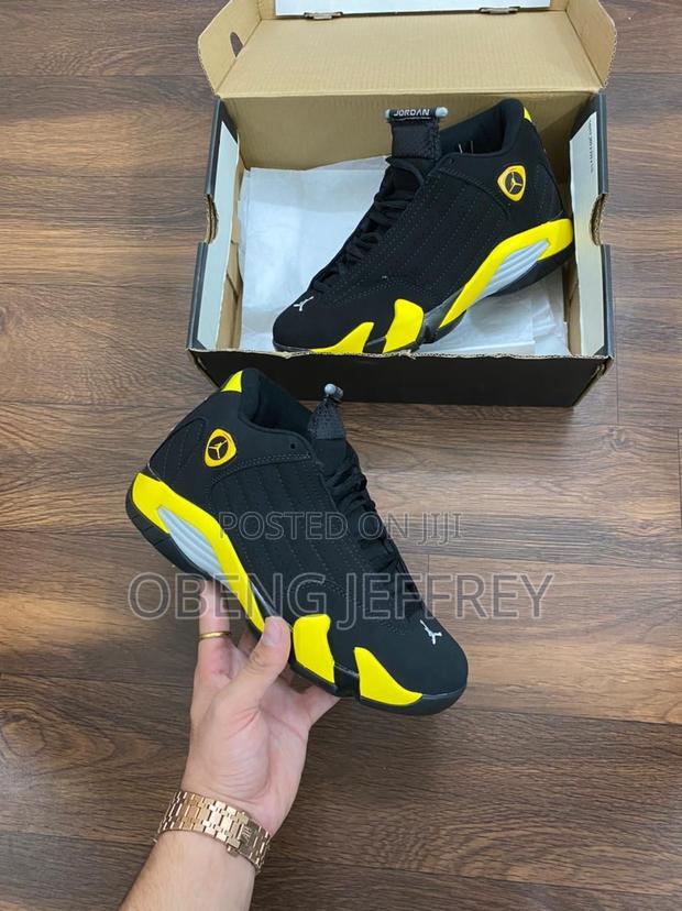 Original Jordan 14 Retro Black/Yellow · Photo 1