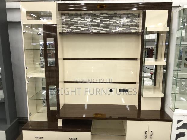 Foreign TV Stand · Photo 2