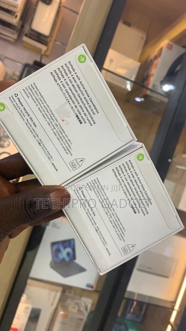 Apple Airpods Actively Noise Cancellation Sealed · Photo 1
