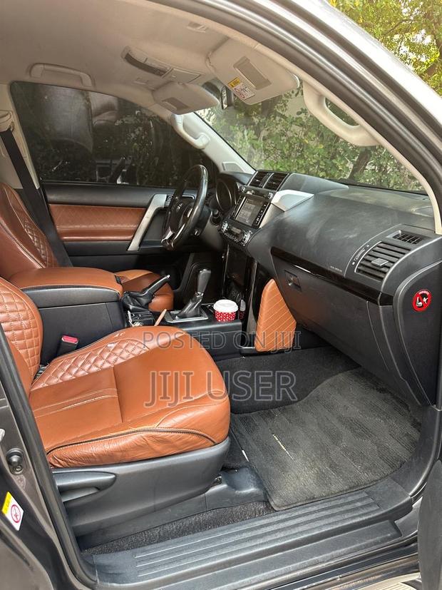 Toyota Land Cruiser Prado 2.8 2017 Gray · Photo 8