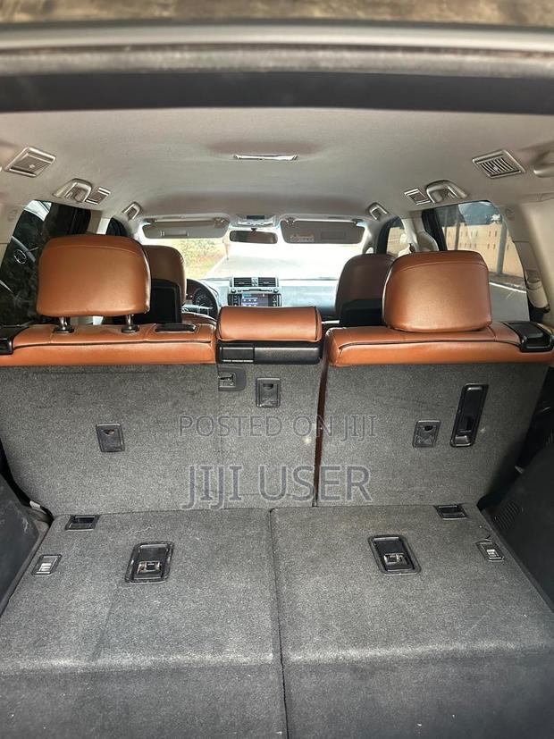 Toyota Land Cruiser Prado 2.8 2017 Gray · Photo 6