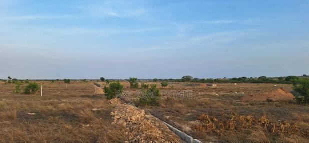 Tema Community 25 Adom Estate Road Plots Selling! · Photo 1