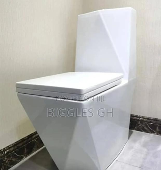 Diamond Shaped Wc · Photo 1