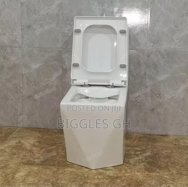 Diamond Shaped Wc · Photo 3