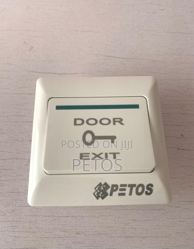 Plastic Exit Button · Photo 1