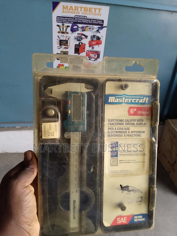 Electronic Caliper With Fractional Digital Display · Photo 1