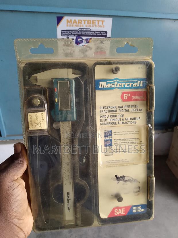 Electronic Caliper With Fractional Digital Display · Photo 2