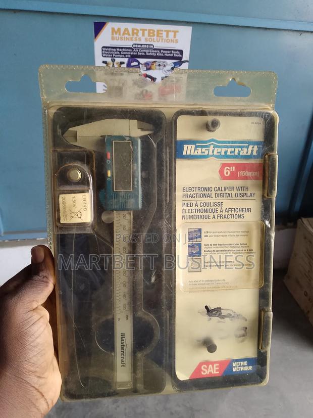 Electronic Caliper With Fractional Digital Display · Photo 4