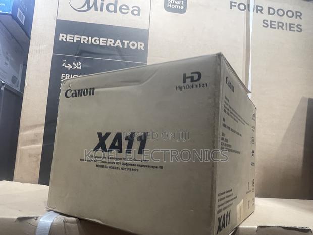 Built In Lens Canon XA11 Professional Full HD Camcorder · Photo 1