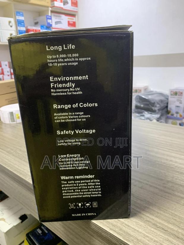 Ai 4g Solar Camera 3 Lens With 450w Street Light 2 in 1 · Photo 4