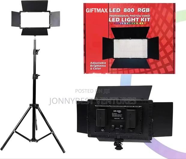 Pro LED 800 RGB Video Light Multicolor Video Light · Photo 1