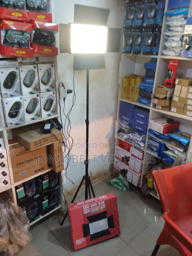 Pro LED 800 RGB Video Light Multicolor Video Light · Photo 2