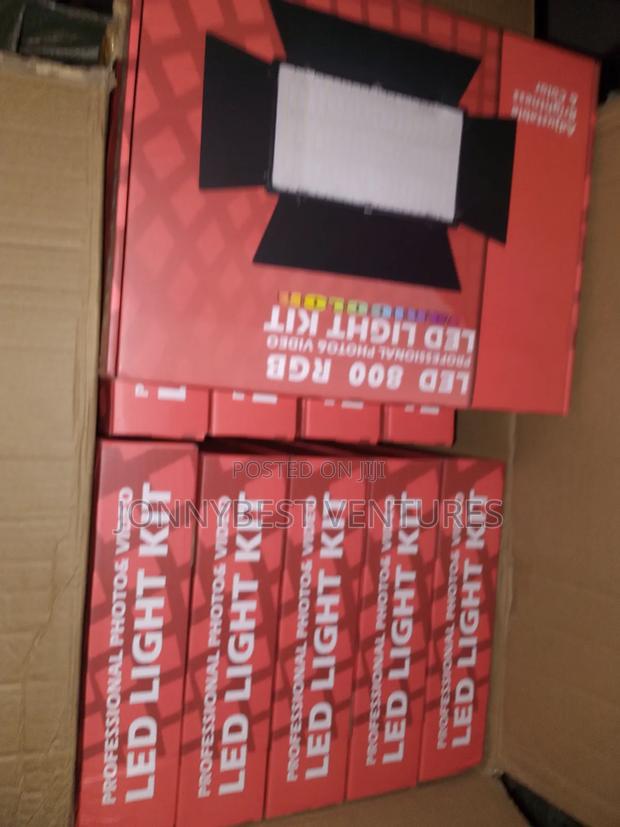 Pro LED 800 RGB Video Light Multicolor Video Light · Photo 3