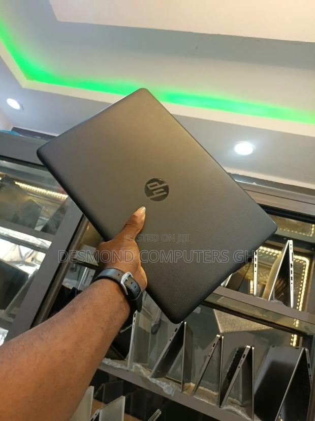 Laptop HP 15 4GB Intel Celeron SSD 128GB · Photo 1