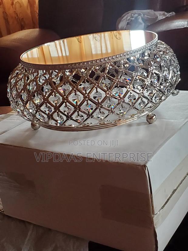 Crystal Cake Table · Photo 4
