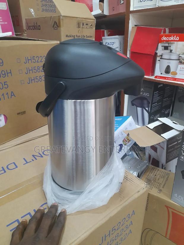 Brandnew 4 Litres Vaccum Pump Flask · Photo 2