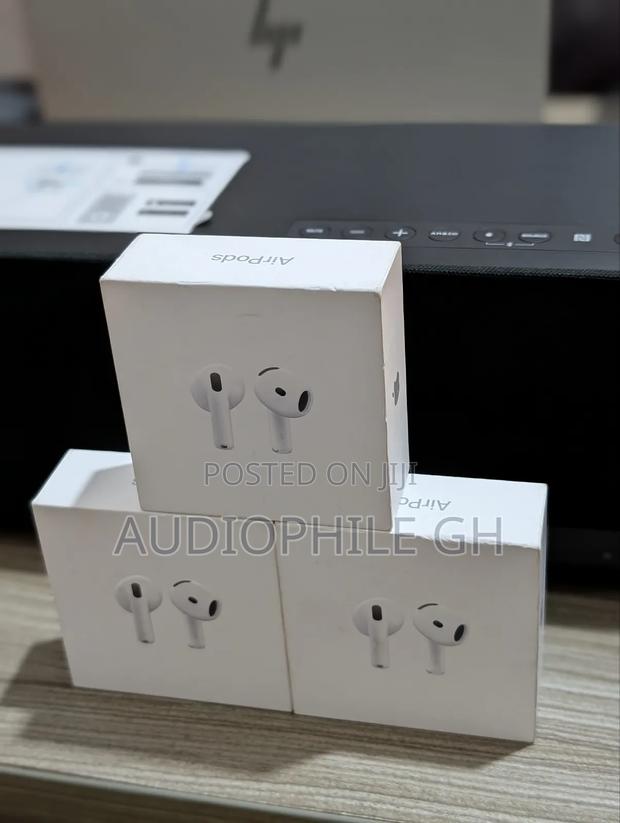 Apple Airpods 4 Earbuds · Photo 2