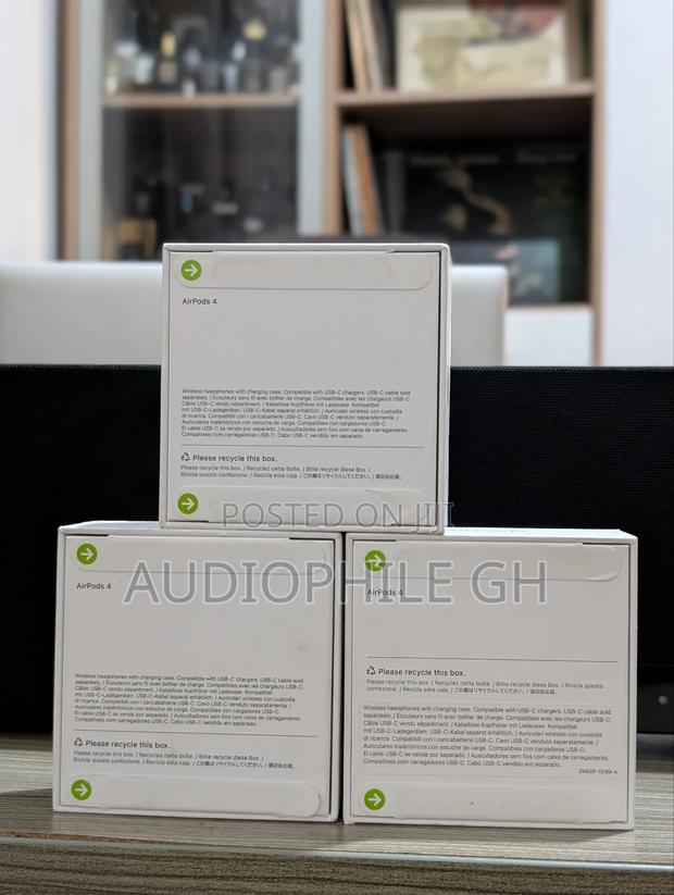 Apple Airpods 4 Earbuds · Photo 3