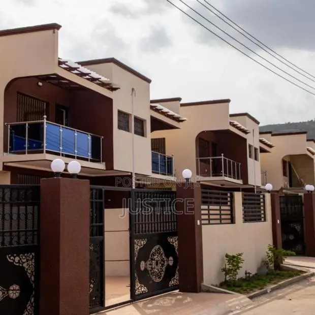 3bdrm Duplex in Ayi Mensah, Oyarifa Mall Area for rent · Photo 1