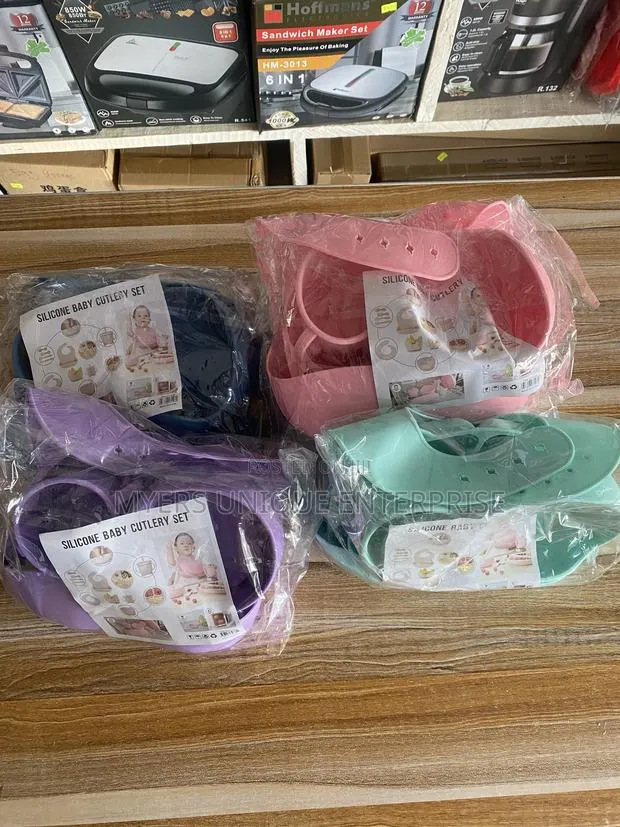 Silicone Feeding Set With Wooden Handle · Photo 1