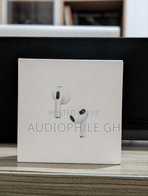 Apple Airpods (3rd Generation) Wireless Ear Buds · Photo 1