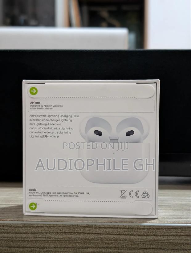 Apple Airpods (3rd Generation) Wireless Ear Buds · Photo 2