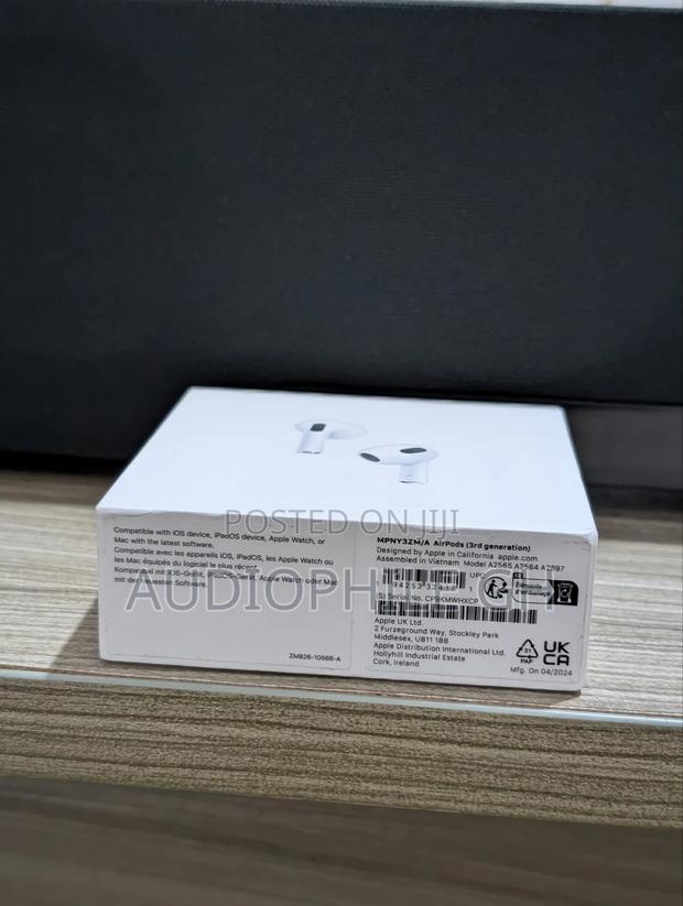 Apple Airpods (3rd Generation) Wireless Ear Buds · Photo 4