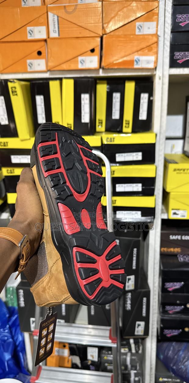 Safetoe Anti Slip Boot · Photo 3