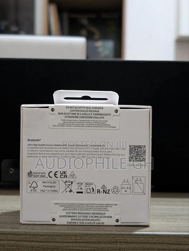 Samsung Galaxy Buds 3 · Photo 2