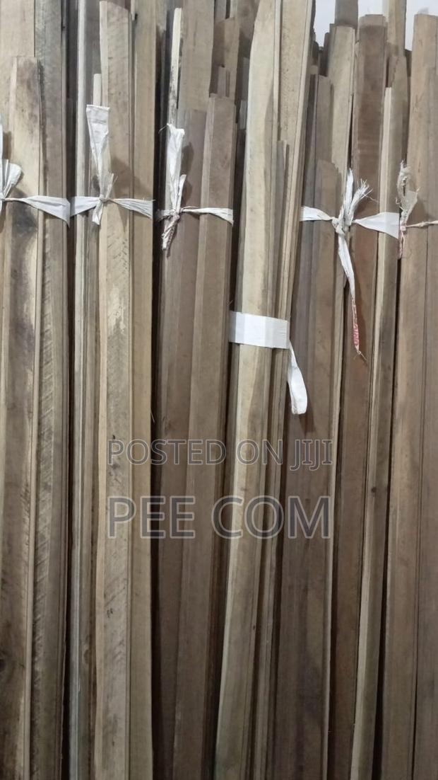 Architraves, or Wooden Door Buttons · Photo 1
