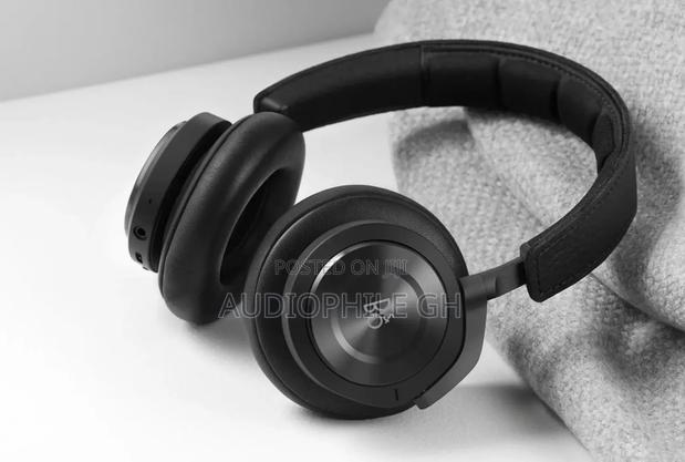 Bang Olufsen Beoplay H9i Active Noise Cancelling Headphone · Photo 4