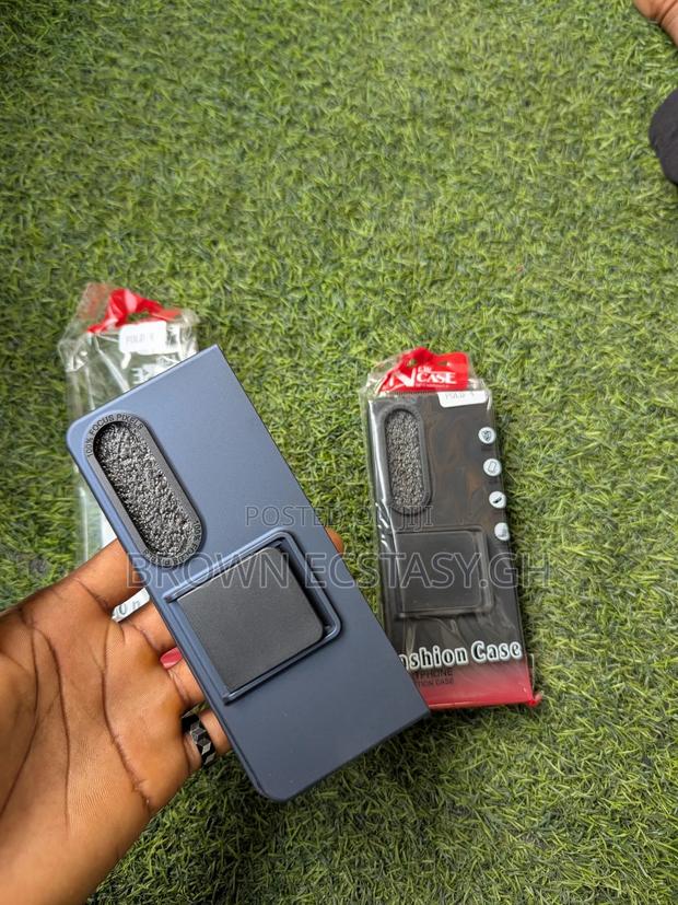 Samsung Galaxy Z Fold 3 and 4 Case · Photo 2