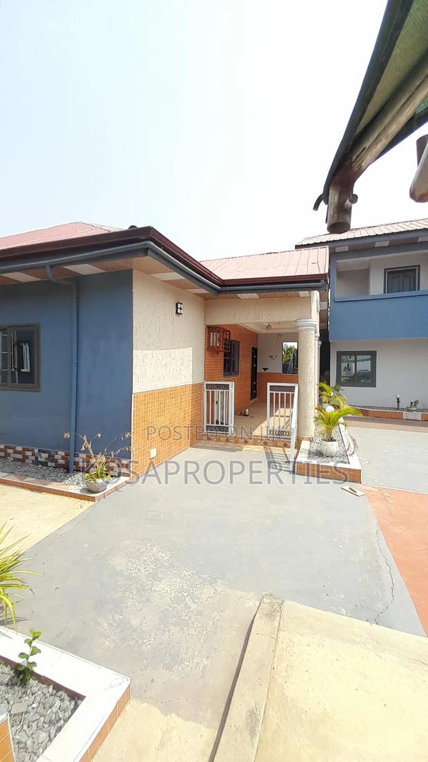 6bdrm House in Amanfrom Peace Town, Kasoa for sale · Photo 5