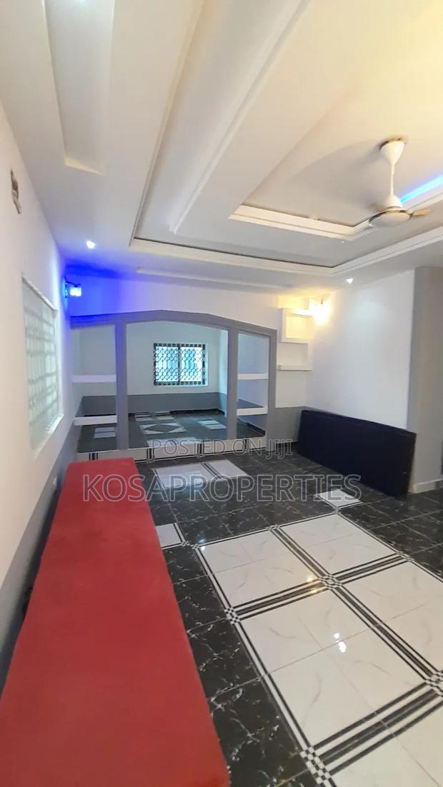 6bdrm House in Amanfrom Peace Town, Kasoa for sale · Photo 7