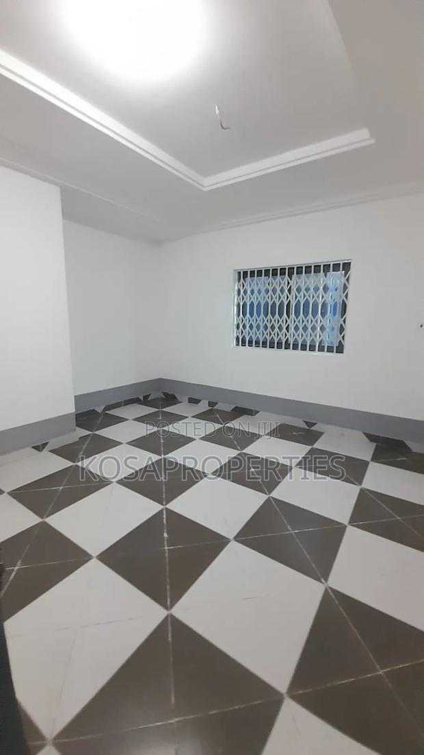 6bdrm House in Amanfrom Peace Town, Kasoa for sale · Photo 8