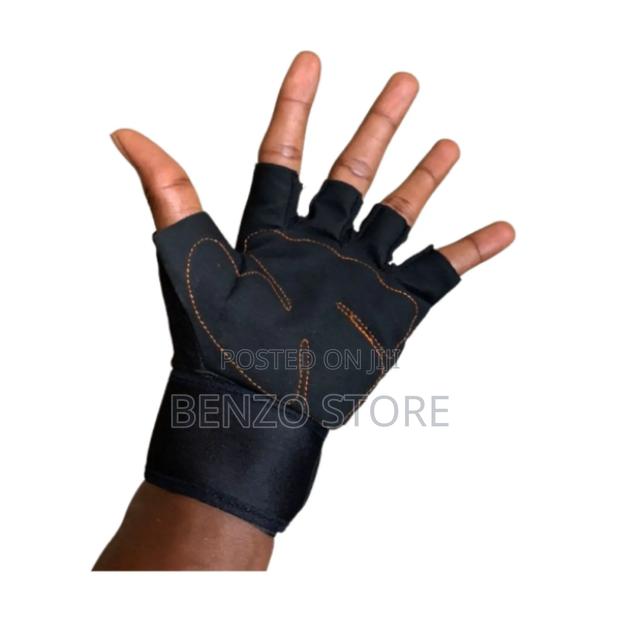 Quality Hand Gloves For Gym, Military And Motor Riders · Photo 1