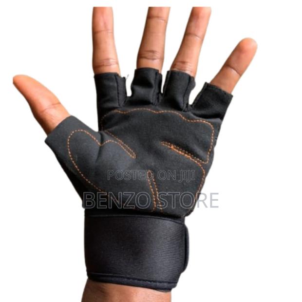 Quality Leather Hand Gloves for Gym and Motor Riding · Photo 2