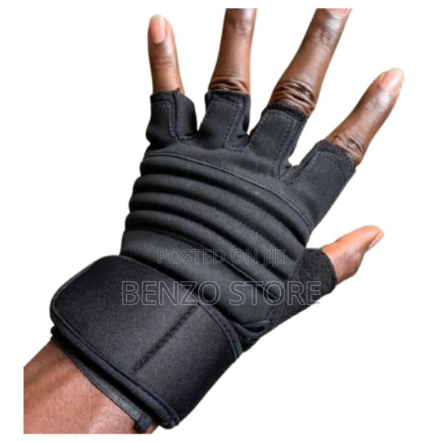 Quality Half Fingers Hand Gloves For Gym And Motor Riding · Photo 1