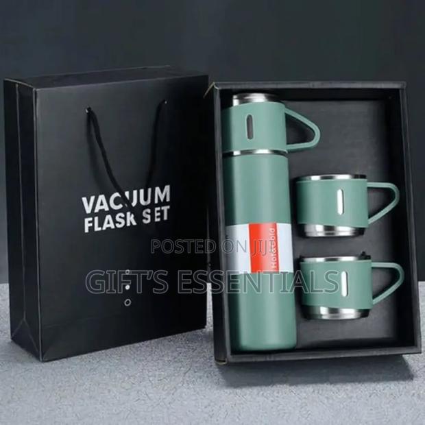 3-in-1 Vacuum Flask Set · Photo 3