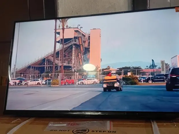 TCL 32-Inch Tv – Bright Display Elegant Design · Photo 1