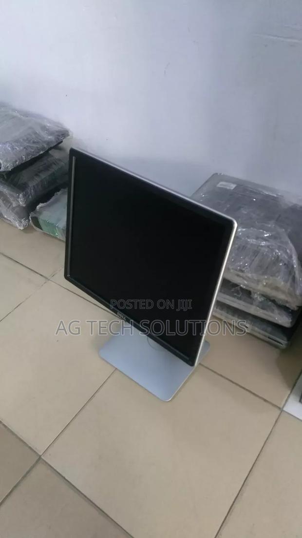 Dell Monitor 19 Inches · Photo 1