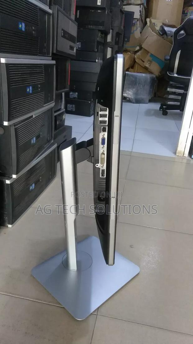 Dell Monitor 19 Inches · Photo 2