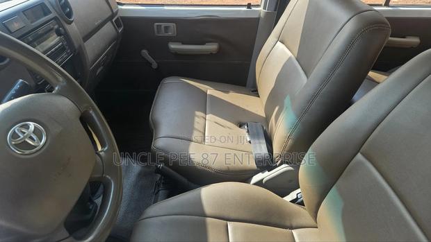 Toyota Land Cruiser 3.3 Diesel 4WD 2021 White · Photo 5