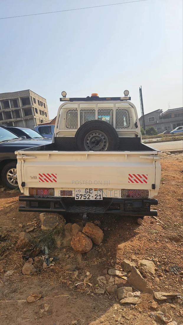 Toyota Land Cruiser 3.3 Diesel 4WD 2021 White · Photo 7