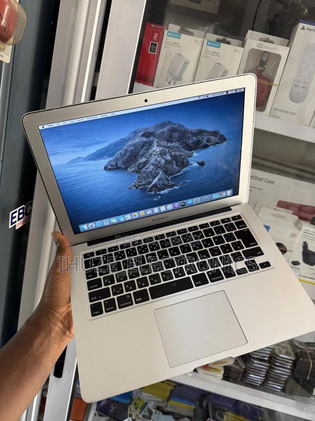 Laptop Apple MacBook Air 2013 8GB Intel Core I5 SSD 128GB · Photo 3