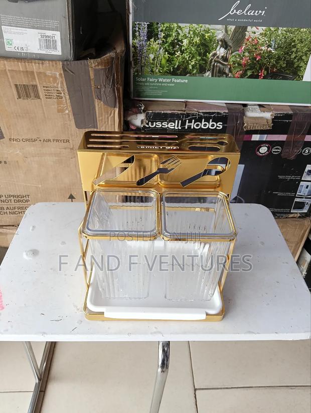 Golden Cutlery Stand · Photo 1