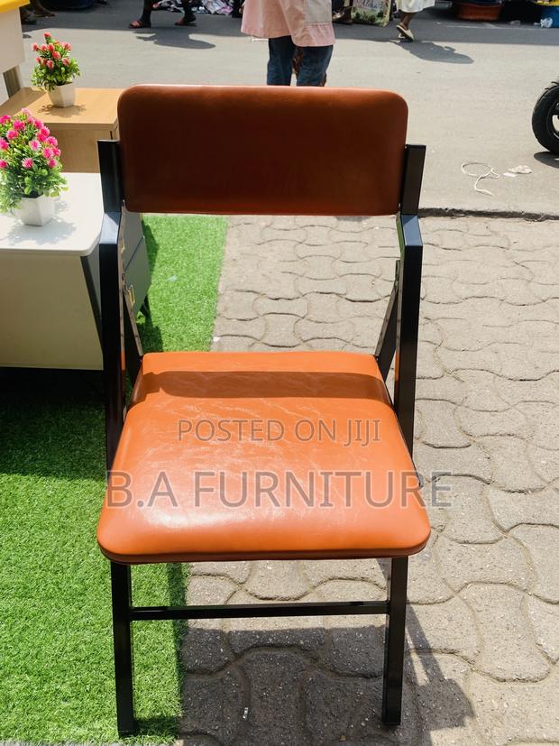 Folding Chair · Photo 2