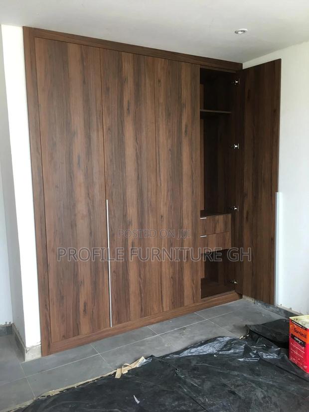 Executive Wall Wardrobe · Photo 1