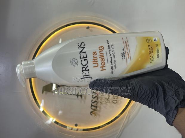 JERGENS Ultra Healing · Photo 1
